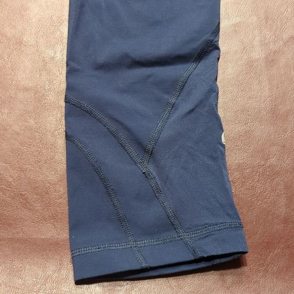 Lululemon Navy and Green Capris - Picture 3 of 7